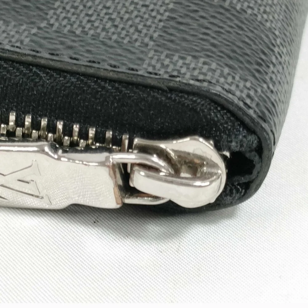Louis Vuitton Damier Graphite Zippy Wallet